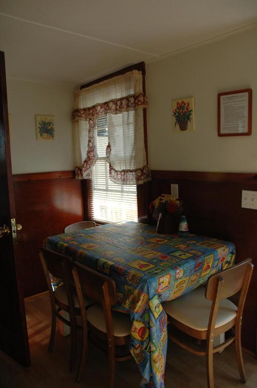 Channel Waterfront Cottages Weirs Beach Phòng bức ảnh
