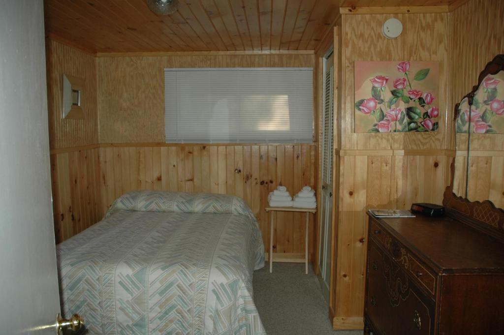Channel Waterfront Cottages Weirs Beach Phòng bức ảnh